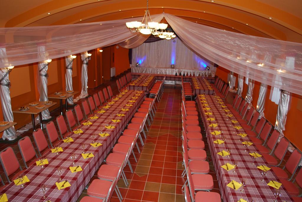 Aranytal Panzio Bed & Breakfast Komárom Екстериор снимка