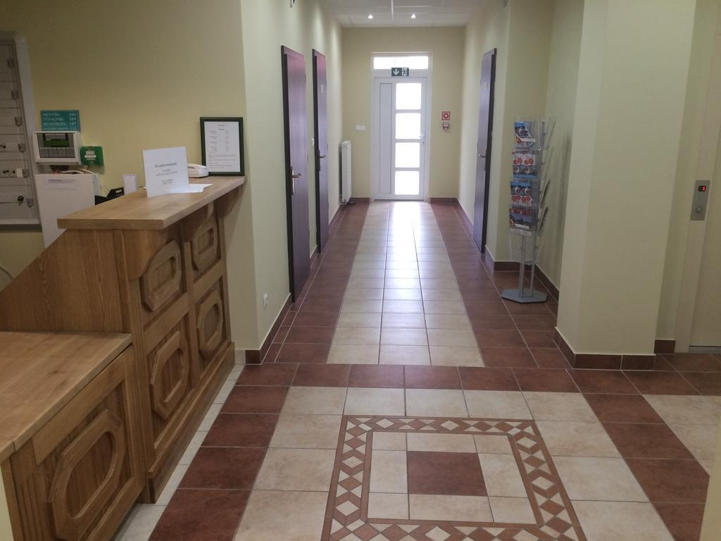 Aranytal Panzio Bed & Breakfast Komárom Екстериор снимка
