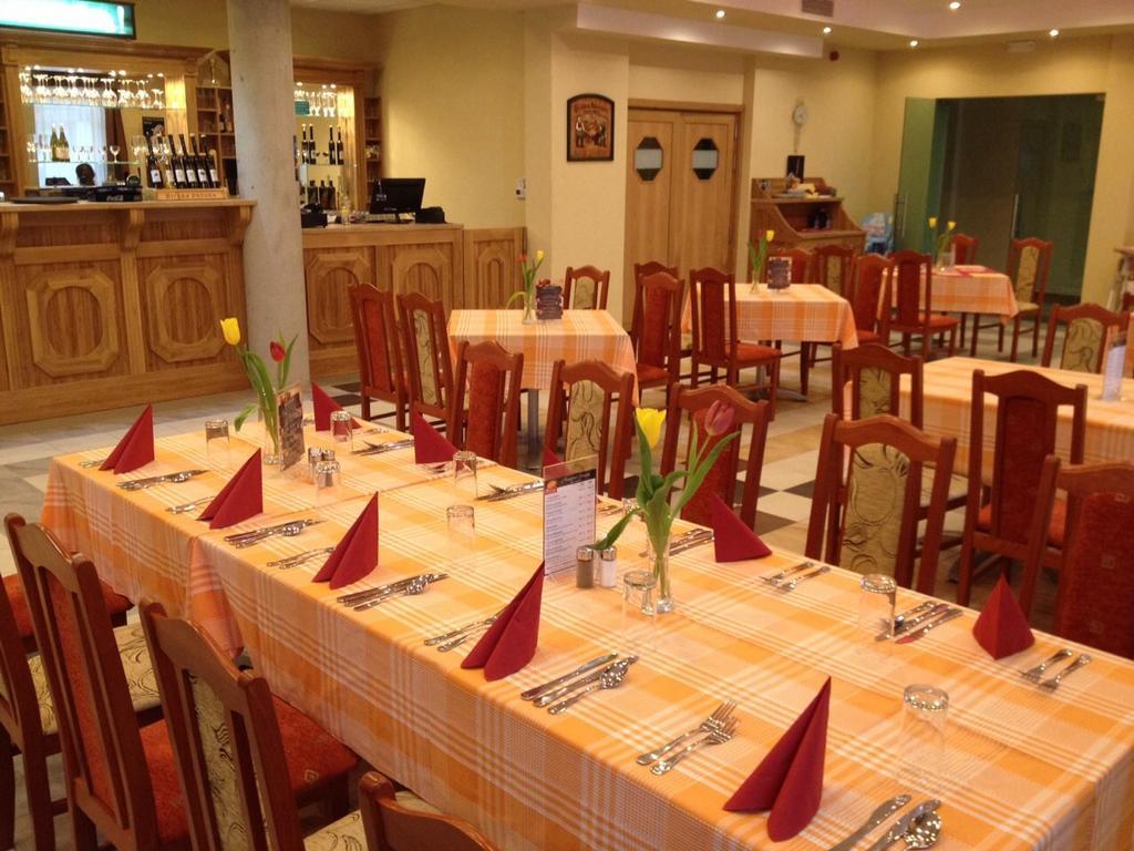 Aranytal Panzio Bed & Breakfast Komárom Екстериор снимка